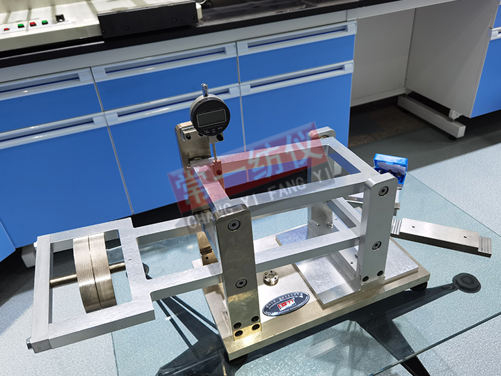 YG141D-25數(shù)字式織物厚度儀